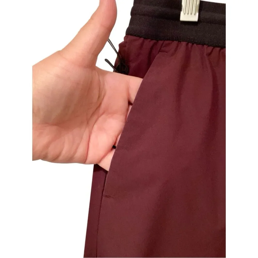 Banana Republic BR Sport Men's Casual Elastic Waist Shorts in Burgundy Size L